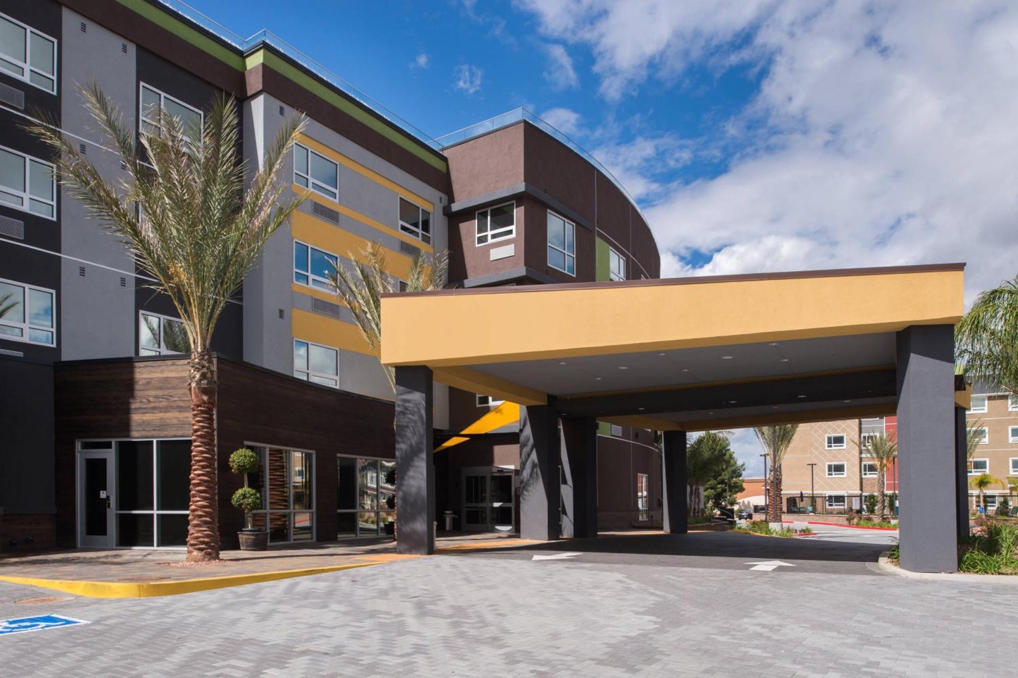 Courtyard By Marriott Temecula Murrieta Exterior photo